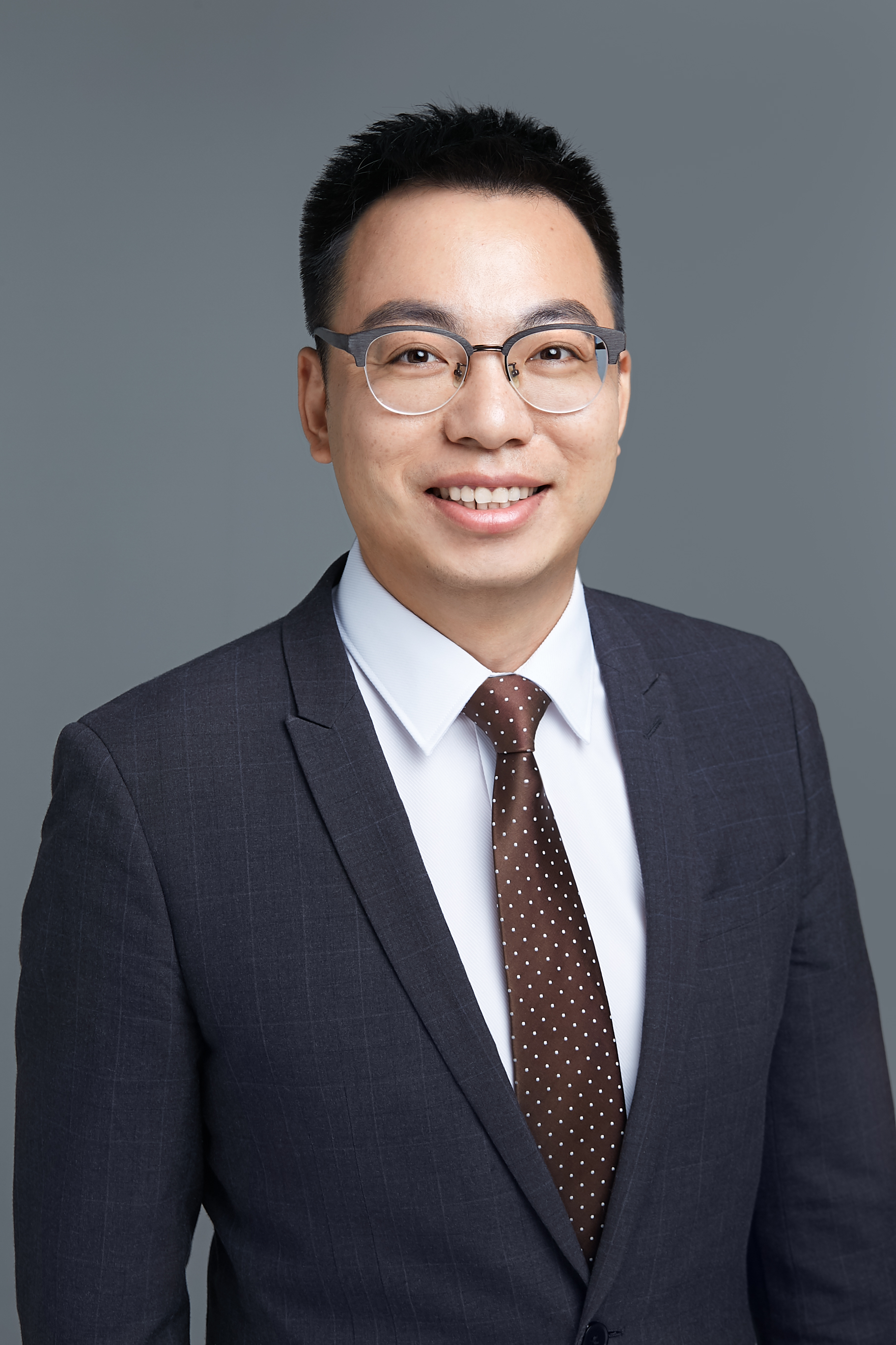 郑玮律师
